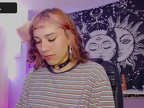 melissahowl online show from July 18, 6:49 pm
