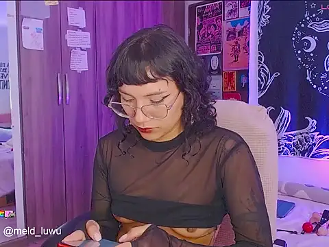 melissahowl online show from November 13, 4:00 pm