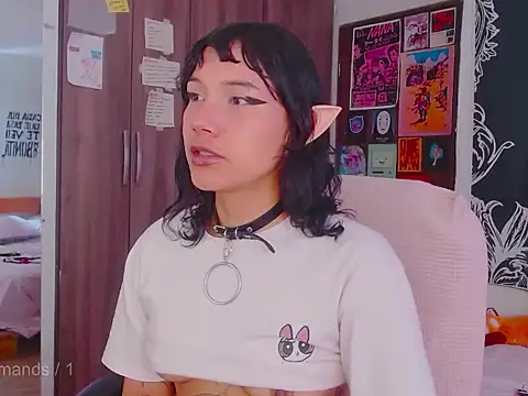 melissahowl online show from November 2, 5:18 pm