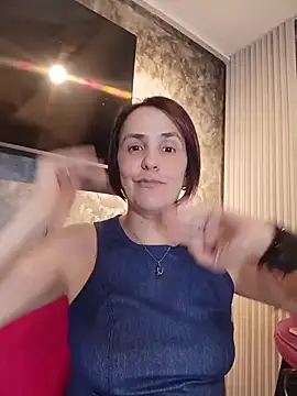 Snapshot of IsisBlake chatting on February 28, 2:33 am IsisBlake online show from February 28, 2:33 am