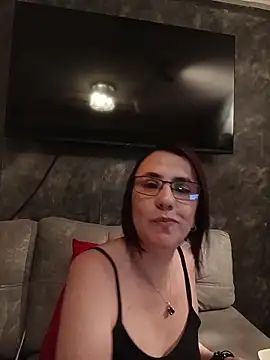 Snapshot of IsisBlake chatting on February 13, 2:28 pm IsisBlake online show from February 13, 2:28 pm