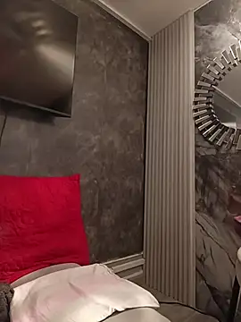 Snapshot of IsisBlake chatting on February 9, 11:08 am IsisBlake online show from February 9, 11:08 am