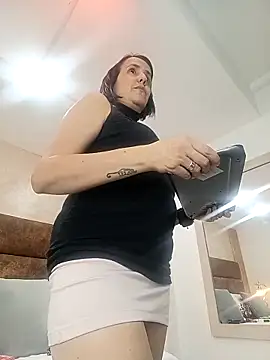 Snapshot of IsisBlake chatting on November 10, 6:02 pm IsisBlake online show from November 10, 6:02 pm