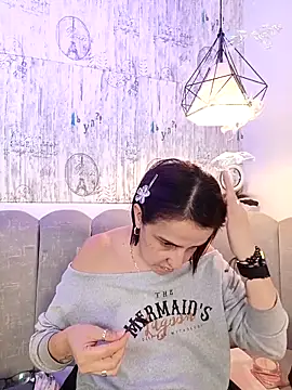 Snapshot of IsisBlake chatting on November 24, 6:41 pm IsisBlake online show from November 24, 6:41 pm