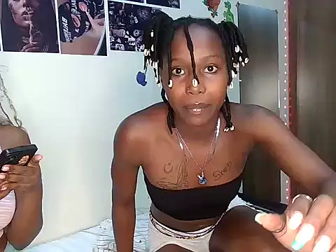 Snapshot of Sexyvyee_ chatting on September 24, 6:47 pm Sexyvyee  online show from September 24, 6:47 pm