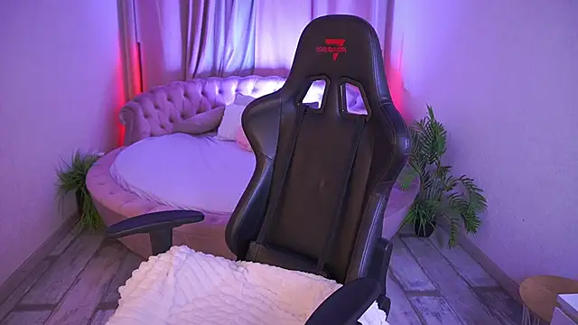 Mille Joy online show from November 17, 1:15 pm