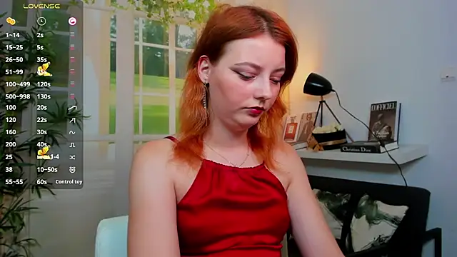 Snapshot of pretty_little_thing chatting on October 6, 12:28 pm pretty little thing online show from October 6, 12:28 pm