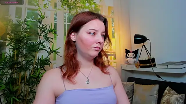 Snapshot of pretty_little_thing chatting on February 2, 5:34 pm pretty little thing online show from February 2, 5:34 pm