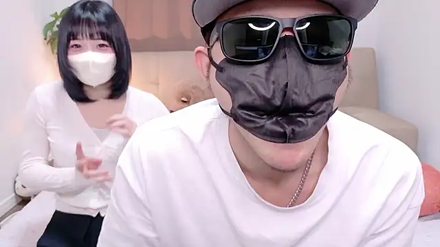 Snapshot of Mia--meow chatting on November 8, 4:16 am Mia--meow online show from November 8, 4:16 am