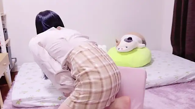 Mia--meow online show from January 13, 2:11 pm