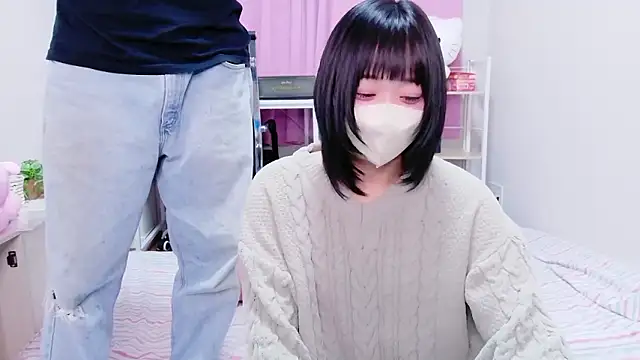 Snapshot of Mia--meow chatting on November 5, 12:19 pm Mia--meow online show from November 5, 12:19 pm