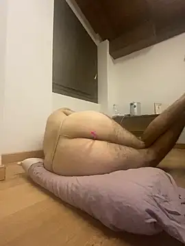 voglioso97 online show from December 8, 9:08 pm