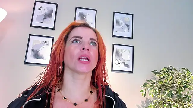 Snapshot of HannaBrave chatting on March 24, 7:36 pm HannaBrave online show from March 24, 7:36 pm