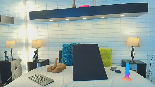 Snapshot of HannaBrave chatting on March 18, 11:33 am HannaBrave online show from March 18, 11:33 am