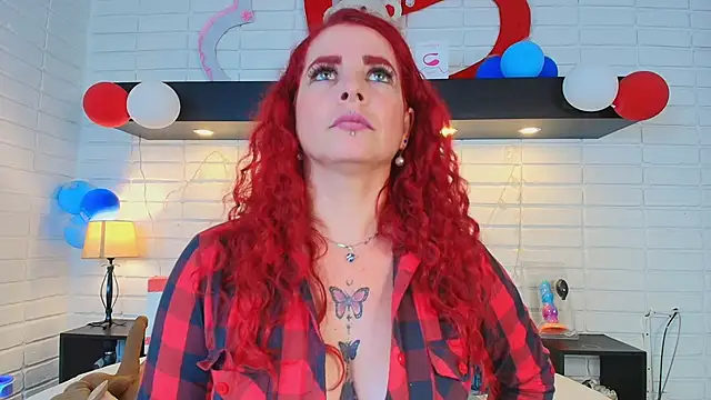Snapshot of HannaBrave chatting on February 19, 3:27 pm HannaBrave online show from February 19, 3:27 pm