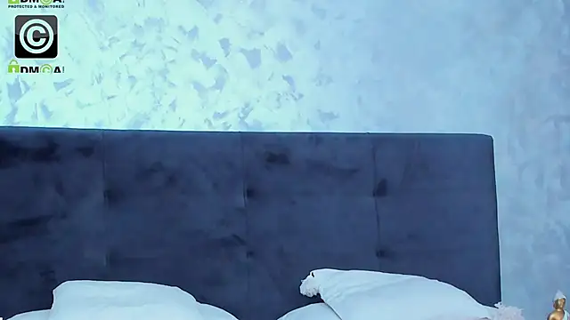 Snapshot of 3lla_Rose chatting on November 11, 8:25 pm 3lla Rose online show from November 11, 8:25 pm