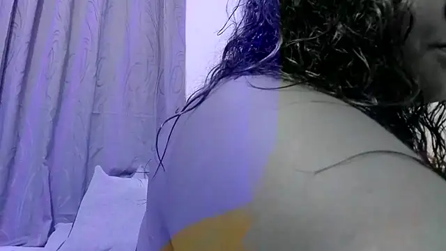 Snapshot of lilybaudyn_ chatting on November 18, 6:00 pm lilybaudyn online show from November 18, 6:00 pm