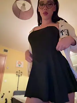 Snapshot of Carlita_cute chatting on December 1, 10:21 pm Carlita cute online show from December 1, 10:21 pm