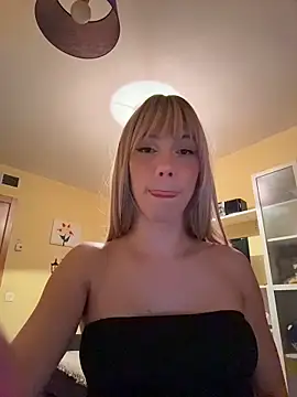 Snapshot of Carlita_cute chatting on February 16, 11:46 pm Carlita cute online show from February 16, 11:46 pm