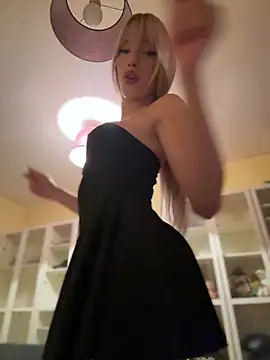 Snapshot of Carlita_cute chatting on February 6, 8:49 pm Carlita cute online show from February 6, 8:49 pm