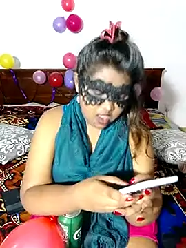 Snapshot of Sexy--queen1 chatting on February 14, 3:36 pm Sexy--queen1 online show from February 14, 3:36 pm