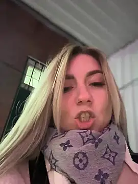 Snapshot of Crazy-Rosa chatting on January 30, 2:47 pm Crazy-Rosa online show from January 30, 2:47 pm