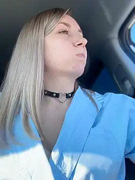 Snapshot of Crazy-Rosa chatting on February 22, 5:44 am Crazy-Rosa online show from February 22, 5:44 am