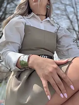 Crazy-Rosa online show from April 1, 6:59 am