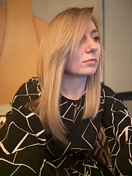 Snapshot of Crazy-Rosa chatting on January 18, 4:10 pm Crazy-Rosa online show from January 18, 4:10 pm