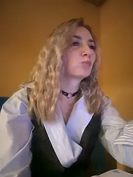 Snapshot of Crazy-Rosa chatting on January 19, 2:59 pm Crazy-Rosa online show from January 19, 2:59 pm