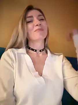 Snapshot of Crazy-Rosa chatting on January 28, 2:53 pm Crazy-Rosa online show from January 28, 2:53 pm