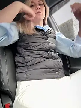 Snapshot of Crazy-Rosa chatting on February 26, 8:28 am Crazy-Rosa online show from February 26, 8:28 am