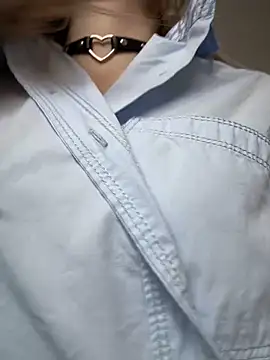 Snapshot of Crazy-Rosa chatting on February 18, 8:05 am Crazy-Rosa online show from February 18, 8:05 am