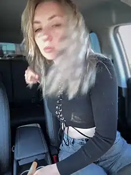 Snapshot of Crazy-Rosa chatting on March 18, 4:40 am Crazy-Rosa online show from March 18, 4:40 am