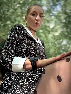 Snapshot of Crazy-Rosa chatting on September 11, 6:35 am Crazy-Rosa online show from September 11, 6:35 am