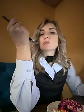 Snapshot of Crazy-Rosa chatting on January 31, 2:49 pm Crazy-Rosa online show from January 31, 2:49 pm