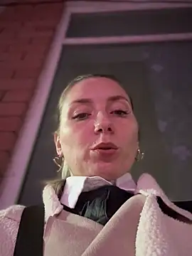 Snapshot of Crazy-Rosa chatting on March 13, 3:33 am Crazy-Rosa online show from March 13, 3:33 am