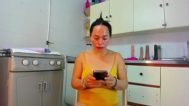 MaduraLuciana online show from November 20, 10:27 am