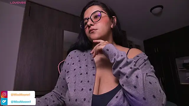 Snapshot of Steph_moon_ chatting on September 18, 12:02 am Steph moon  online show from September 18, 12:02 am