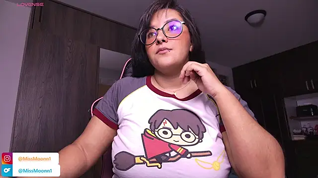 Snapshot of Steph_moon_ chatting on November 10, 11:54 pm Steph moon online show from November 10, 11:54 pm