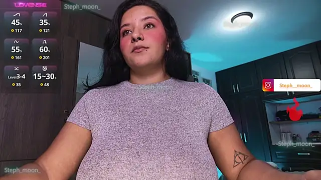 Snapshot of Steph_moon_ chatting on March 6, 11:09 pm Steph moon  online show from March 6, 11:09 pm