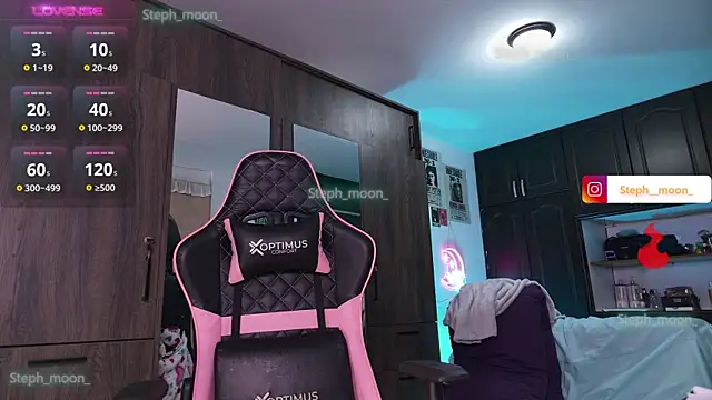 Snapshot of Steph_moon_ chatting on March 11, 1:16 am Steph moon  online show from March 11, 1:16 am