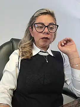 Snapshot of Cata_Office-12 chatting on November 10, 2:00 pm Cata Office-12 online show from November 10, 2:00 pm