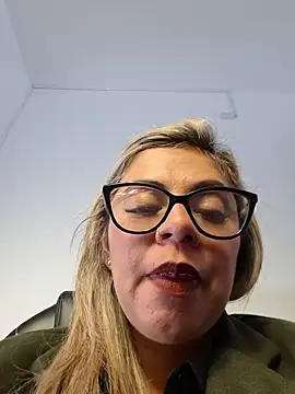 Snapshot of Cata_Office-12 chatting on November 12, 8:45 pm Cata Office-12 online show from November 12, 8:45 pm