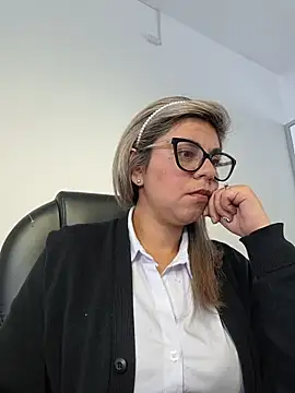 Snapshot of Cata_Office-12 chatting on November 25, 8:20 pm Cata Office-12 online show from November 25, 8:20 pm