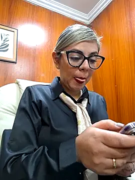 Snapshot of Cata_Office-12 chatting on September 29, 2:44 pm Cata Office-12 online show from September 29, 2:44 pm