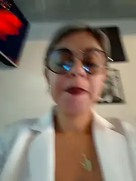 Snapshot of Cata_Office-12 chatting on February 7, 12:42 am Cata Office-12 online show from February 7, 12:42 am