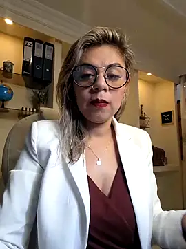 Snapshot of Cata_Office-12 chatting on February 15, 2:33 pm Cata Office-12 online show from February 15, 2:33 pm