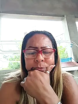 Snapshot of Afroditabichota chatting on March 20, 9:35 pm Afroditabichota online show from March 20, 9:35 pm