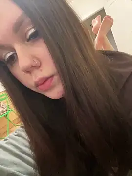 Snapshot of Marylallka5 chatting on February 3, 5:16 am Marylallka5 online show from February 3, 5:16 am